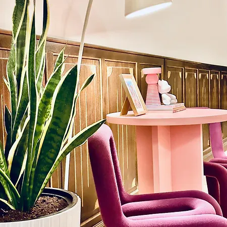 Deuxmecs (adults Only) * Oporto