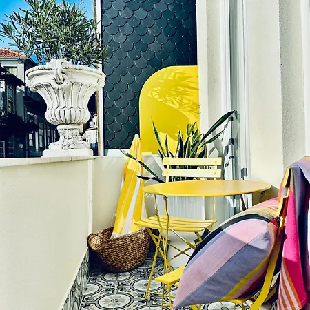 Deuxmecs (adults Only) * Oporto